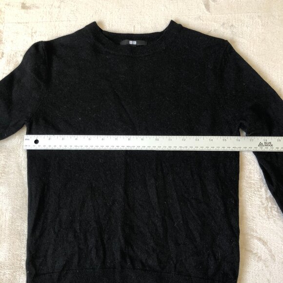 Uniqlo 100% Cashmere Crew Neck Sweater - Picture 5 of 7